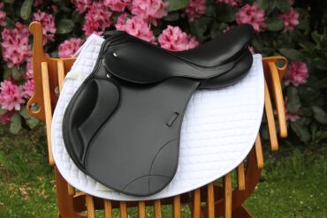 Kieffer Springsattel Siena 17"
