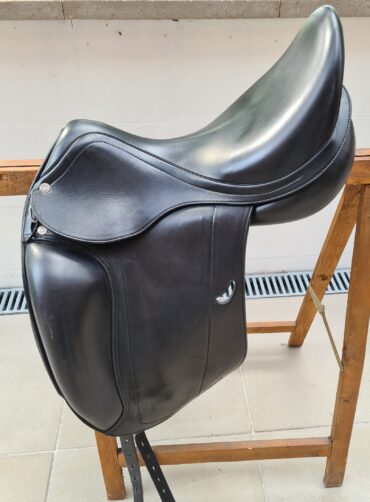 Equipe Sattel 17" in schwarz